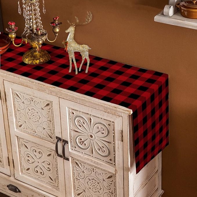 CAMINO DE MESA A CUADROS NEGRO/ROJO 180X37CM