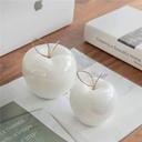 MANZANA DECOR DE PORCELANA BLANCA PERLADA  9X9X11CM