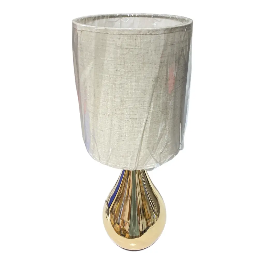 LAMPARA DE MESA DORADA Ø20CM X 51 CM ALTO.