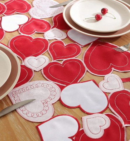 CAMINO DE MESA CORAZON BORDADO 40X176CM
