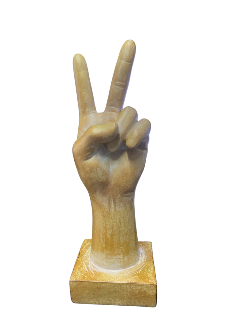 MANO RESINA REF: TG110982-3 7.5X6X22CM