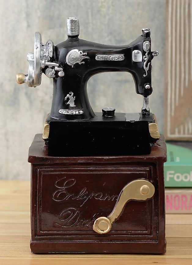 MAQUINA DE COCER VINTAGE PORTALAPICERO 23X14X12CM