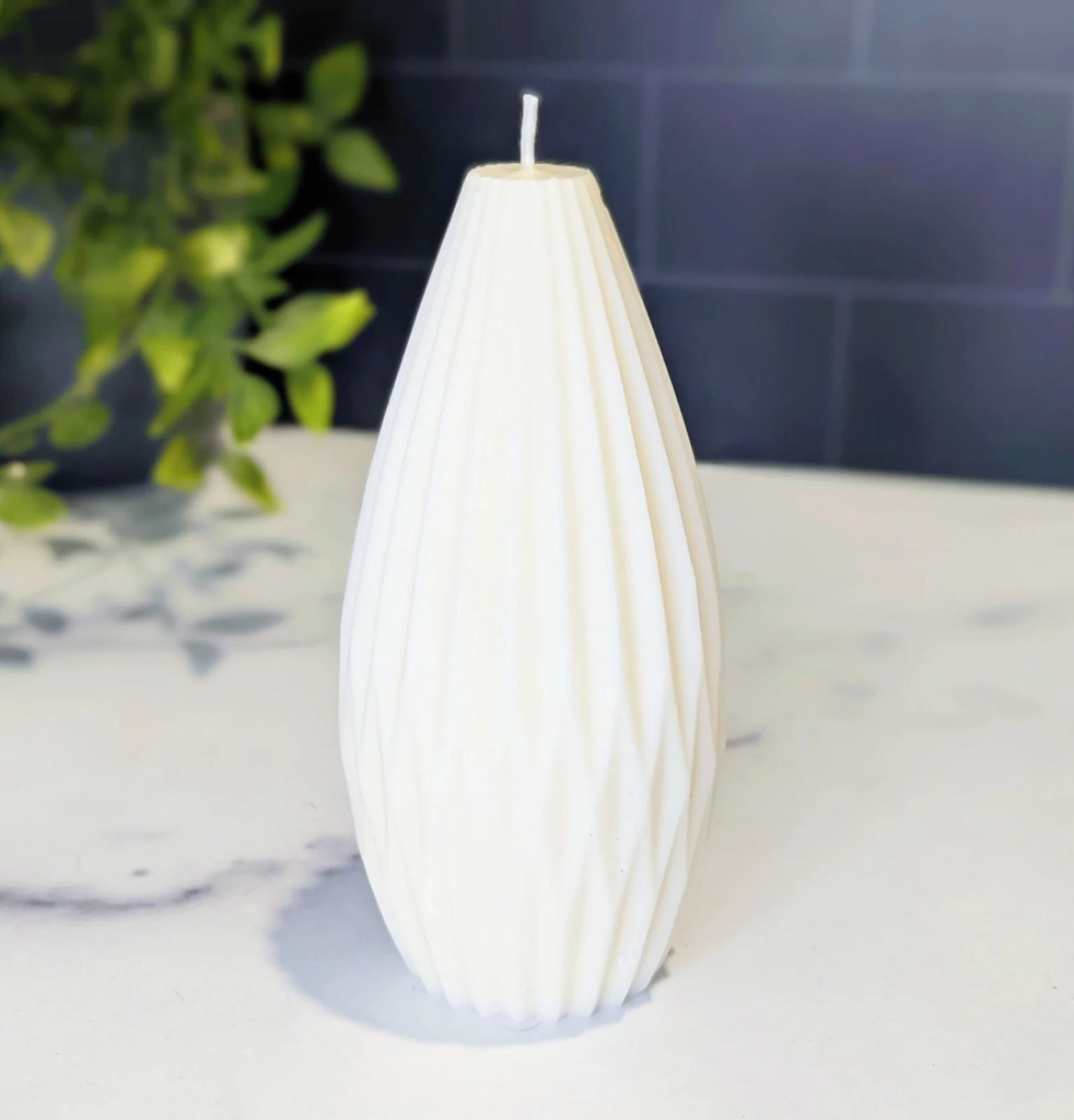 ES21621 VELA DECORATIVA 7.7X15.5CM 275G