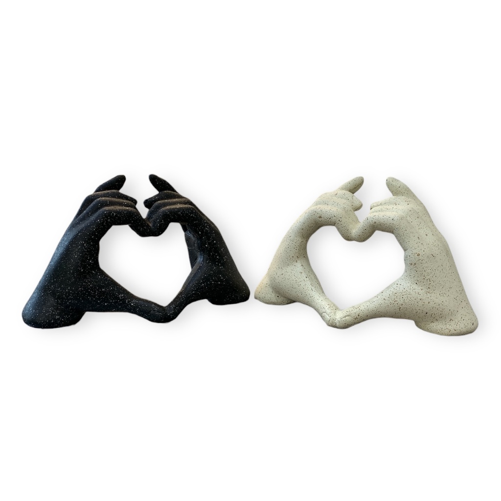 SAN4681 MANOS CORAZON RESINA 15X8.5CM