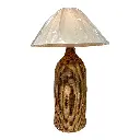 LAMPARA DE MESA TEJIDA CON MIMBRE COLOR CAFE/BEIGE 35X56CM