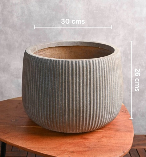 [S01406] MACETERO BRUSHED DE FIBRA DE ARCILLA TAUPE TEXTURIZADO L34XA34XH24CM