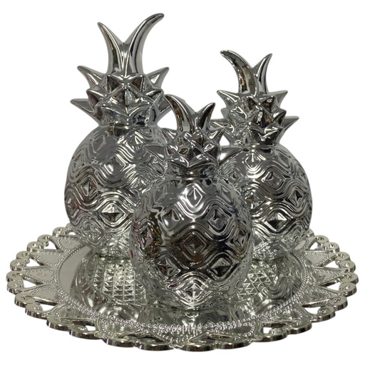 [438-15321] JGO. DE PIÑAS CERAMICA 4PZS. C/BASE 27X24CM